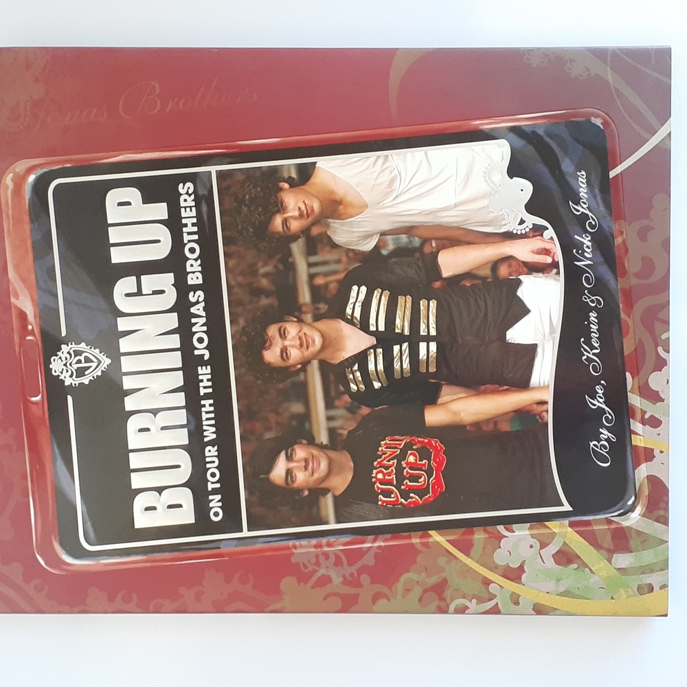 BURNING UP On Tour With The Jonas Brothers by Joe, Kevin & Nick Jonas NEW